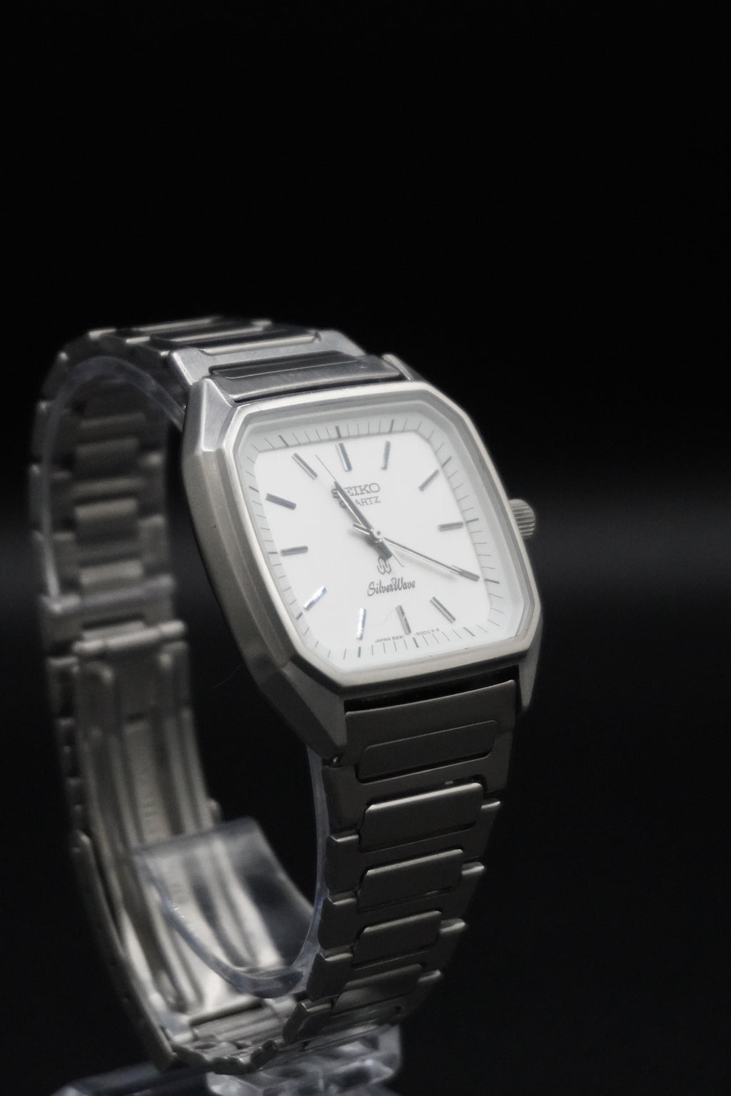 Vintage 80s Seiko Silver Wave Quartz