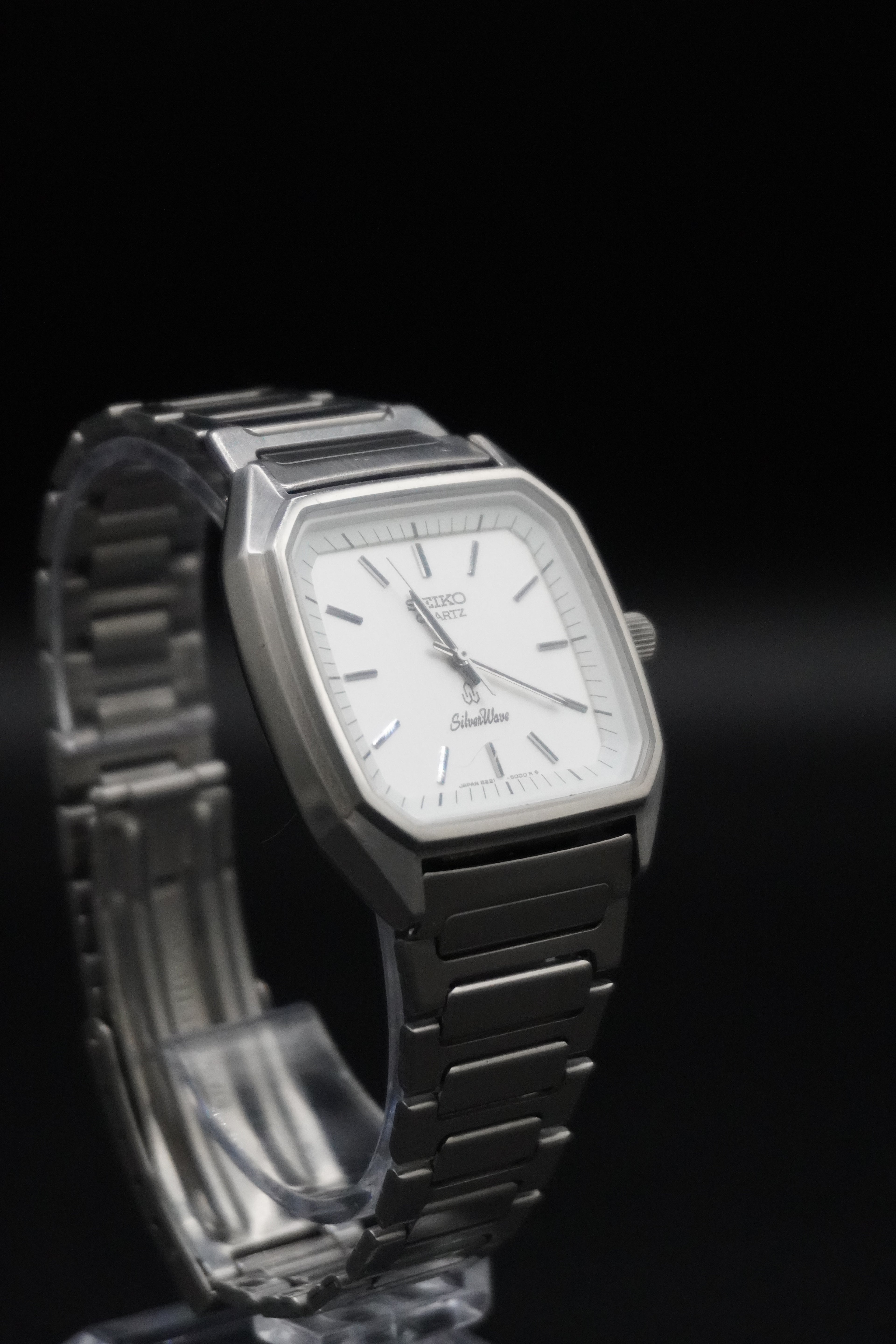 Vintage 80s Seiko Silver Wave Quartz