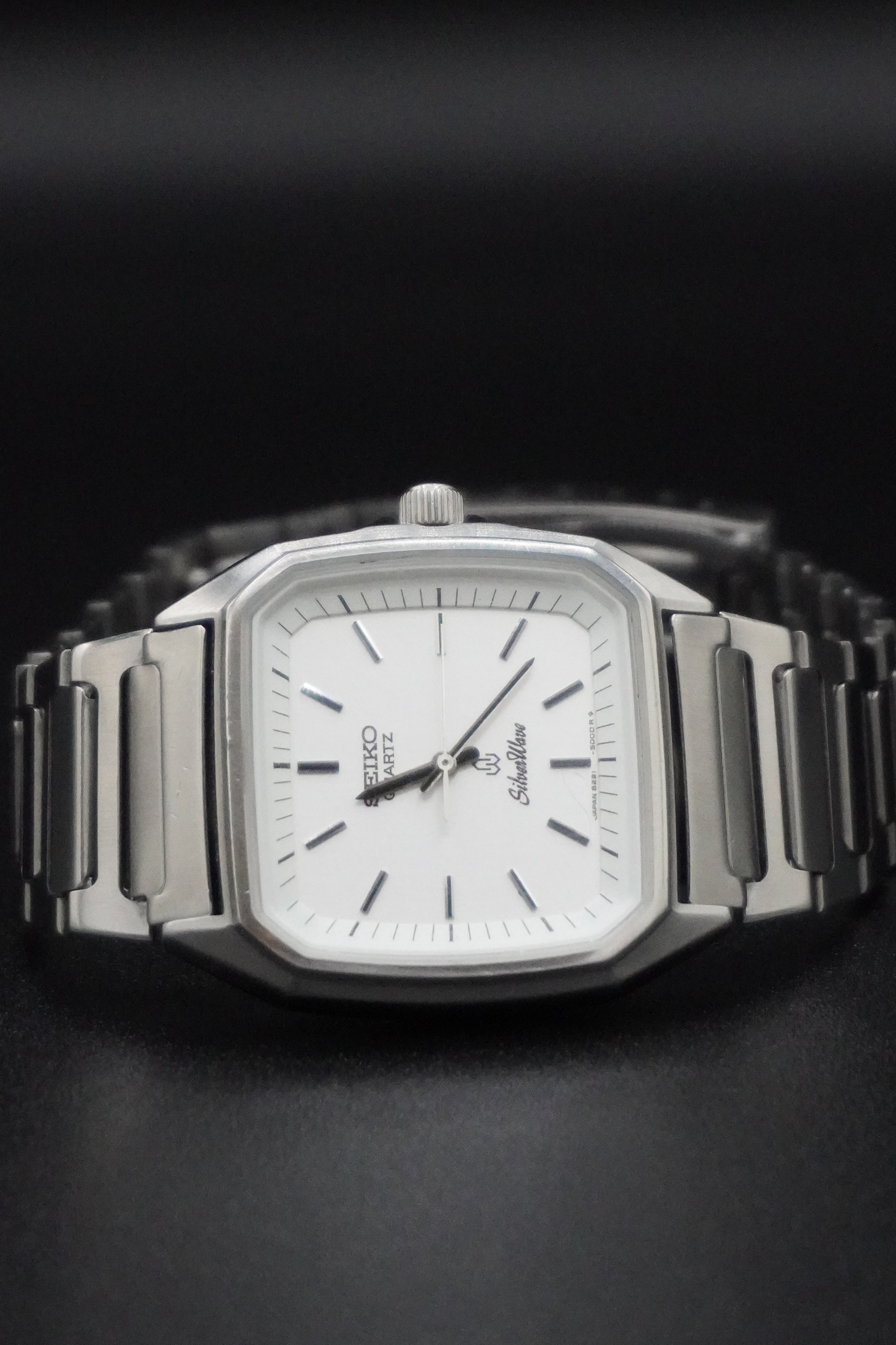 Vintage 80s Seiko Silver Wave Quartz