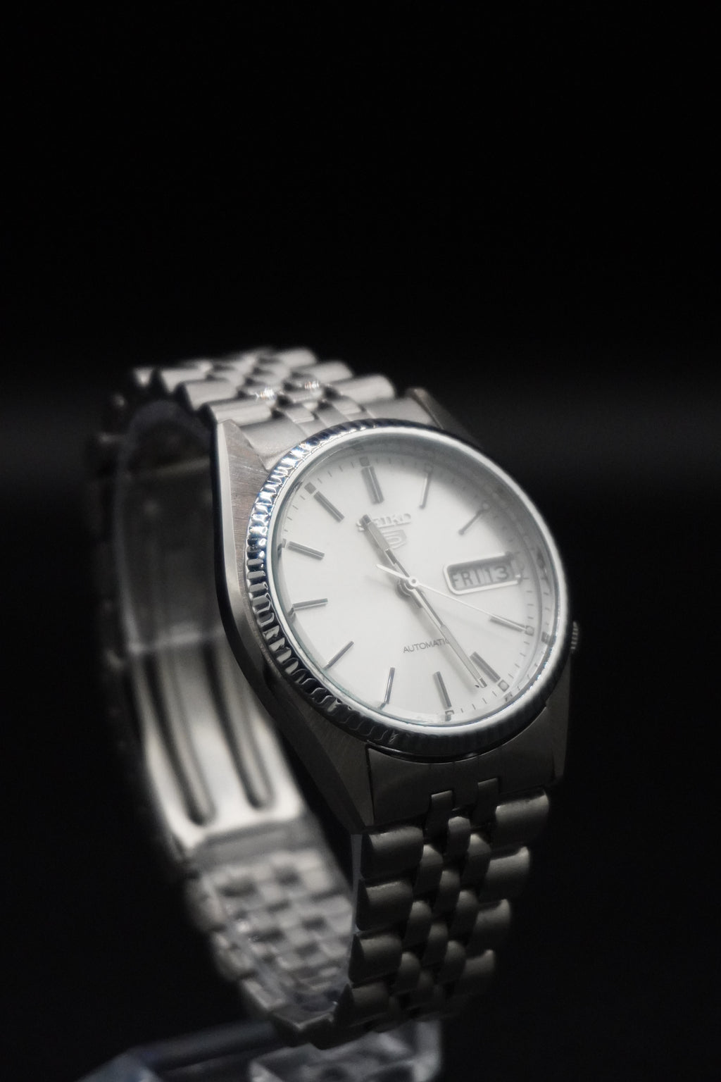 Vintage Seiko 5 Sports Silver Day Date