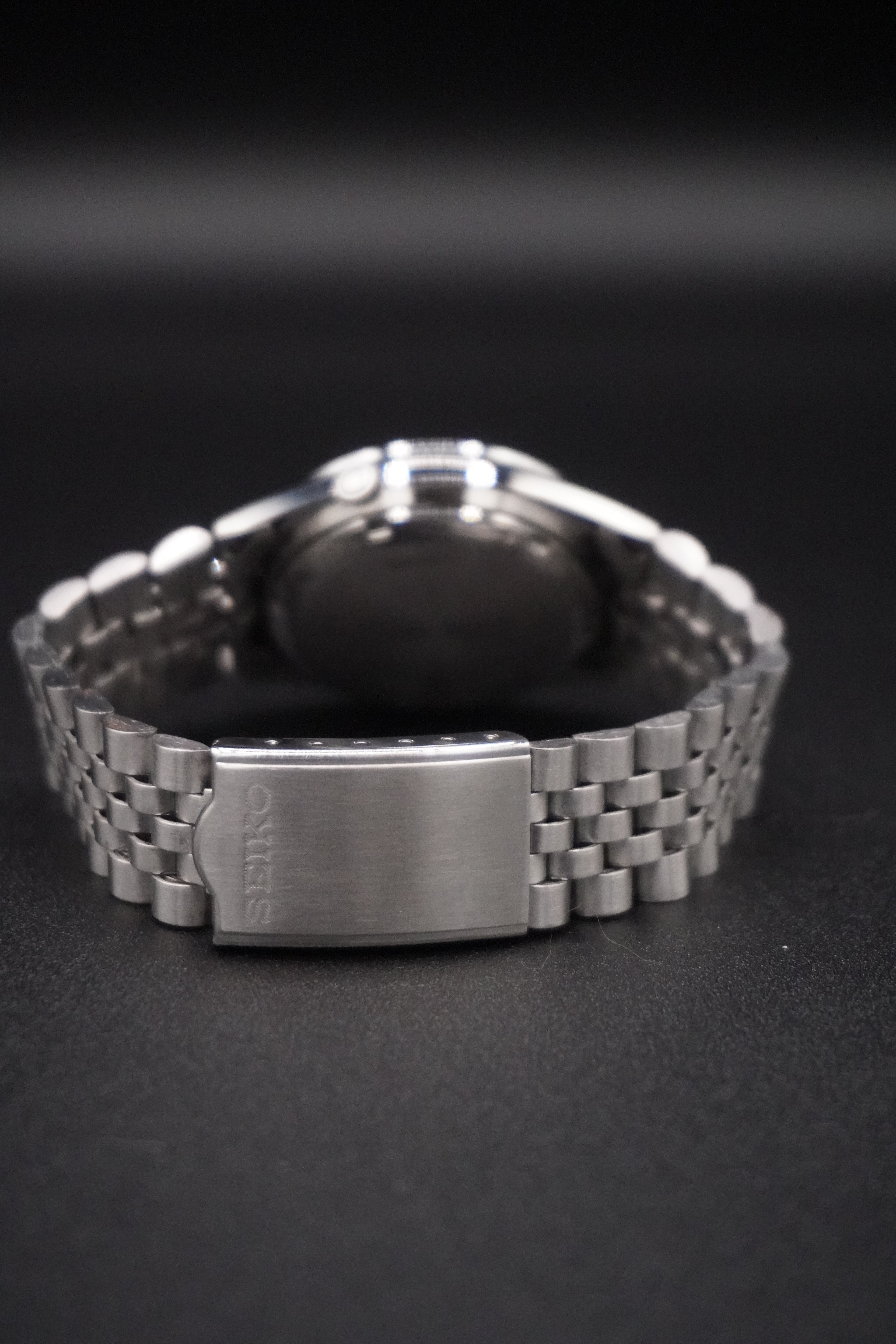 Vintage Seiko 5 Sports Silver Day Date