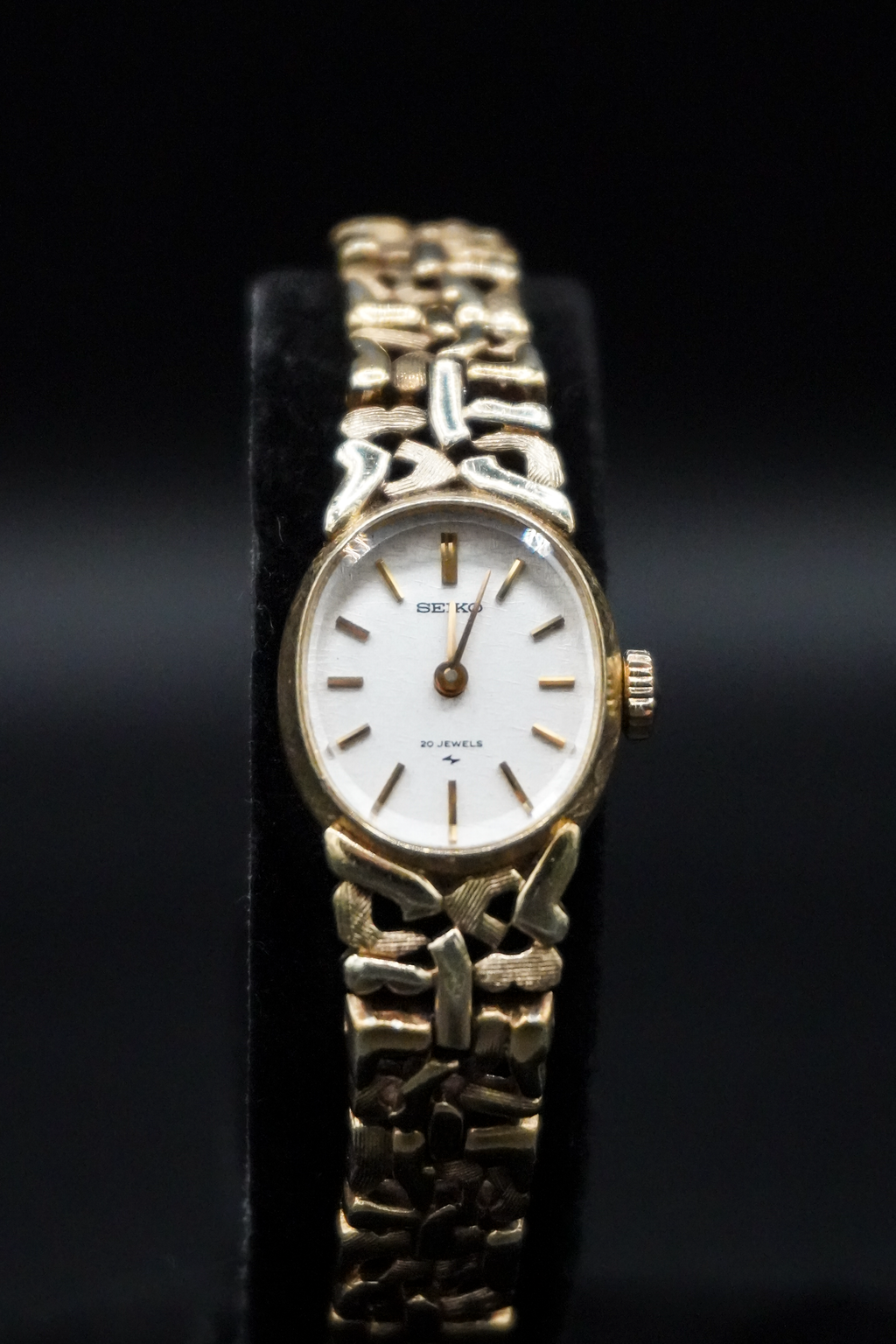 Vintage Seiko 20 Jewels “Ornate Bracelet”
