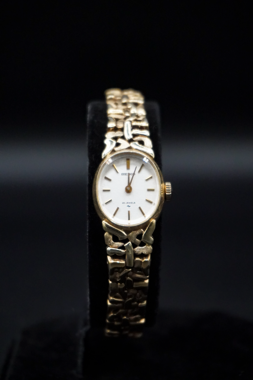 Vintage Seiko 20 Jewels “Ornate Bracelet”