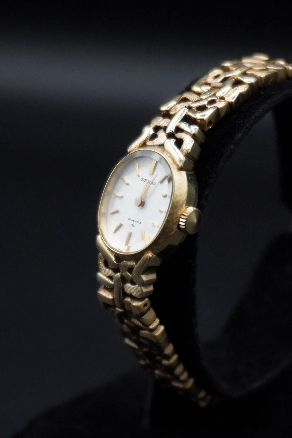 Vintage Seiko 20 Jewels “Ornate Bracelet”