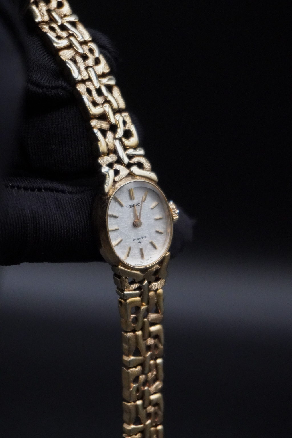 Vintage Seiko 20 Jewels “Ornate Bracelet”
