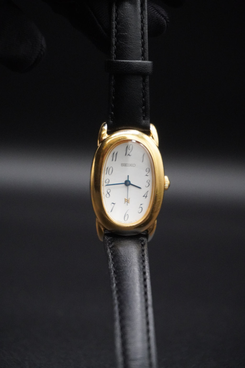 Vintage 90s Seiko "Baignoire"