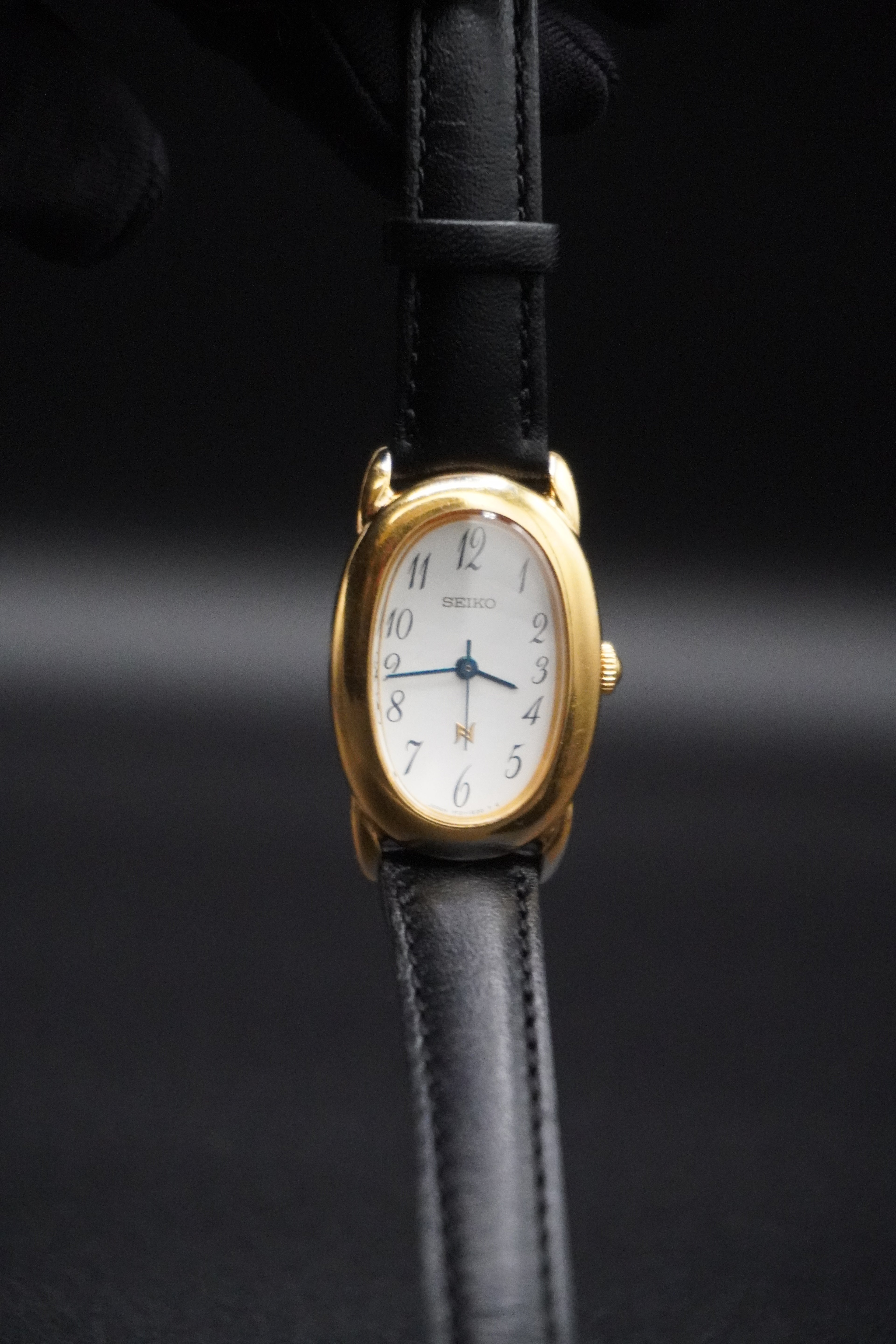 Vintage 90s Seiko "Baignoire"