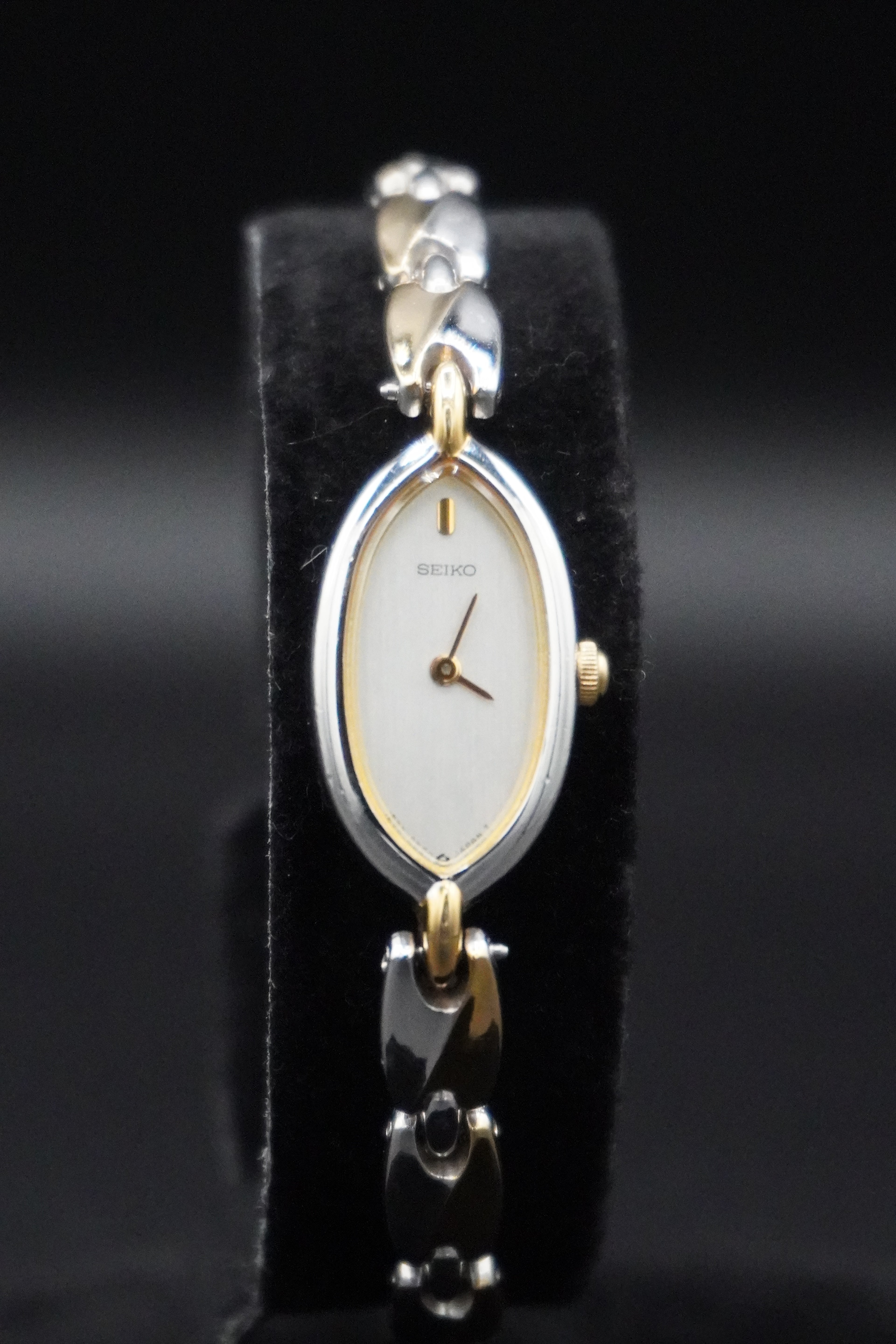 90's Seiko Tisse (Oval)