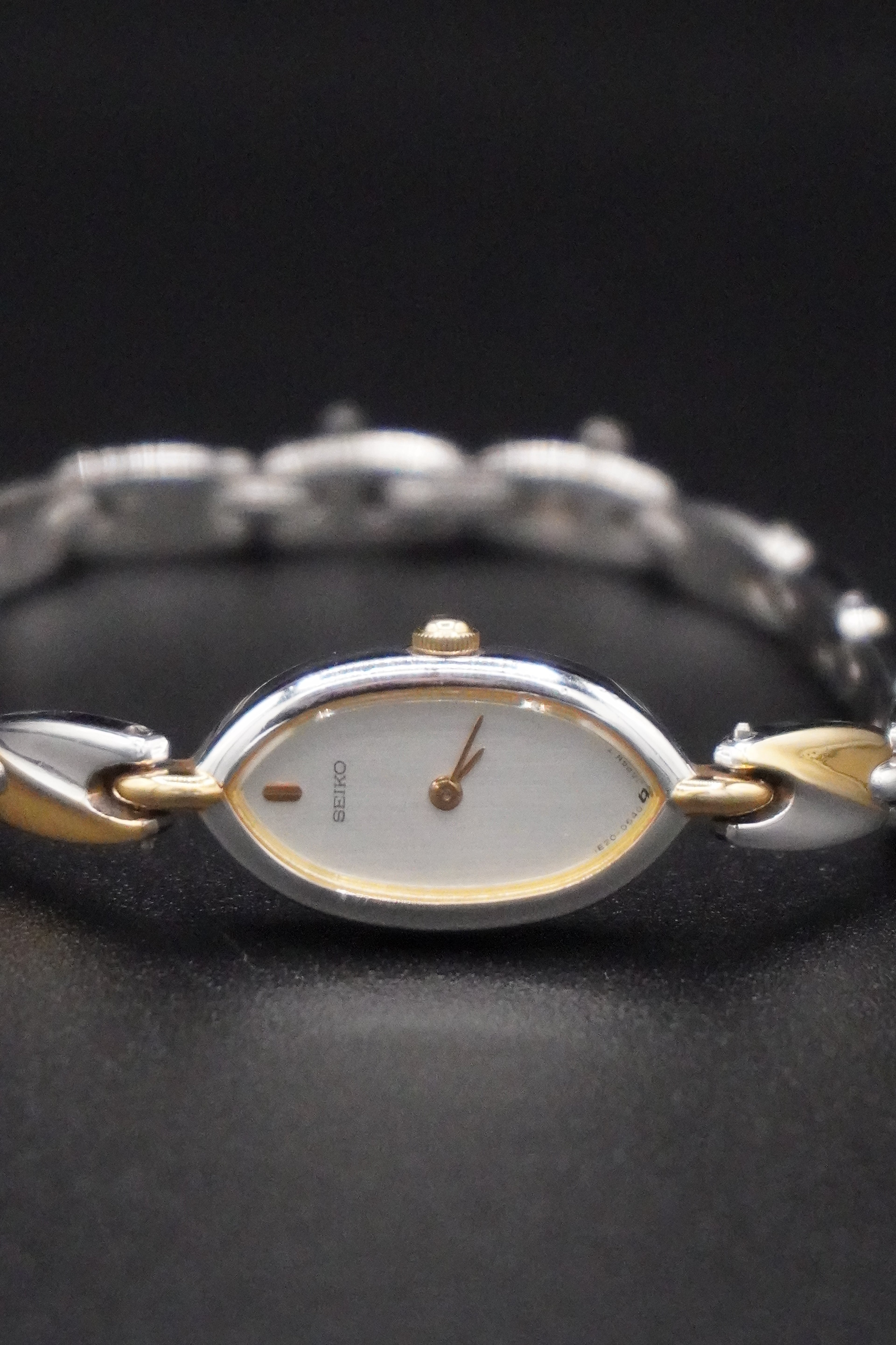 90's Seiko Tisse (Oval)